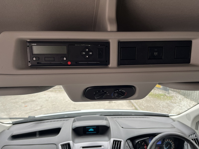 Ford MINIBUS 2.2TDCi 155 17 SEAT XLWB TREND