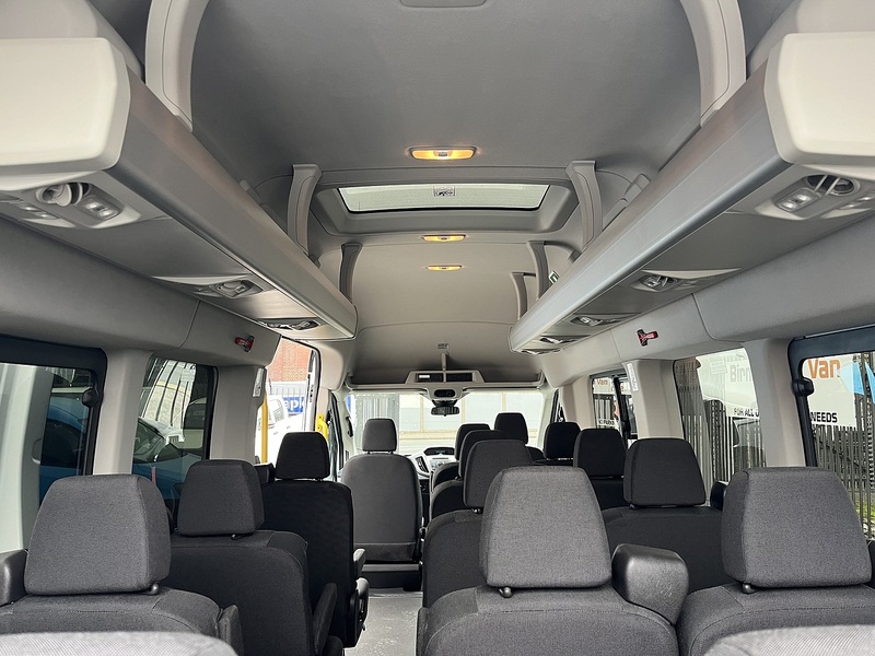 Ford MINIBUS 2.2TDCi 155 17 SEAT XLWB TREND