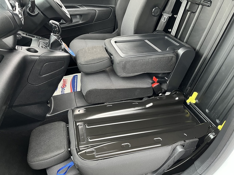 Vauxhall 1.5CDTi 100 SPORTIVE (3 SEAT & MEDIA SCREEN)