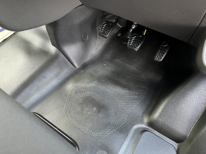 Ford 2.0TDCi 300 L1 SWB LEADER (ULEZ)