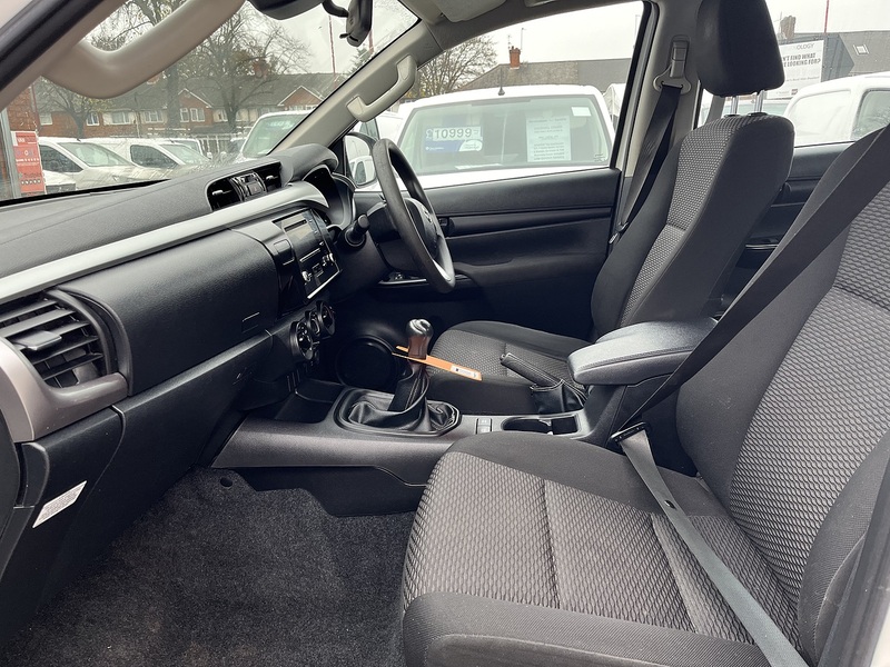 Toyota 2.4 D-4D 150 ACTIVE 4x4 DOUBLECAB PICKUP 2.4 4dr Pick Up Manual Diesel