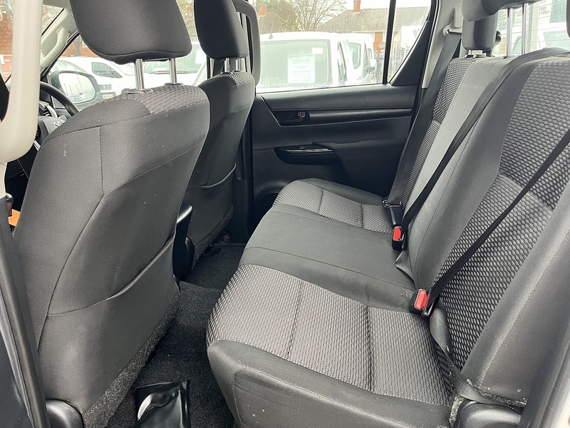 Toyota 2.4 D-4D 150 ACTIVE 4x4 DOUBLECAB PICKUP 2.4 4dr Pick Up Manual Diesel