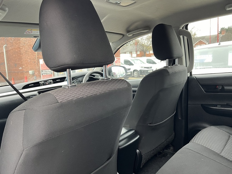 Toyota 2.4 D-4D 150 ACTIVE 4x4 DOUBLECAB PICKUP 2.4 4dr Pick Up Manual Diesel