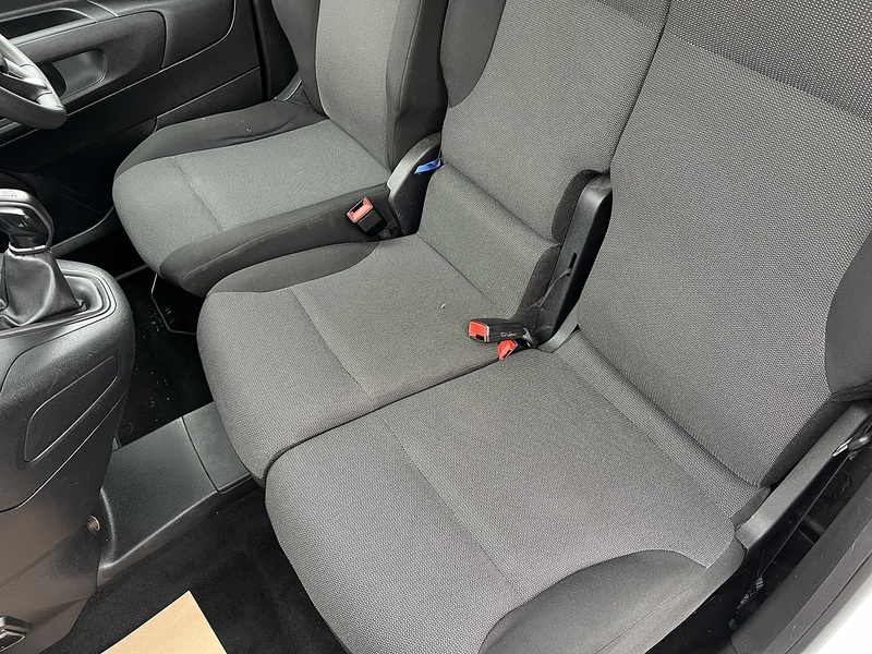 Peugeot 1.5HDi 100 L1 PROFESSIONAL (3 SEAT) ULEZ