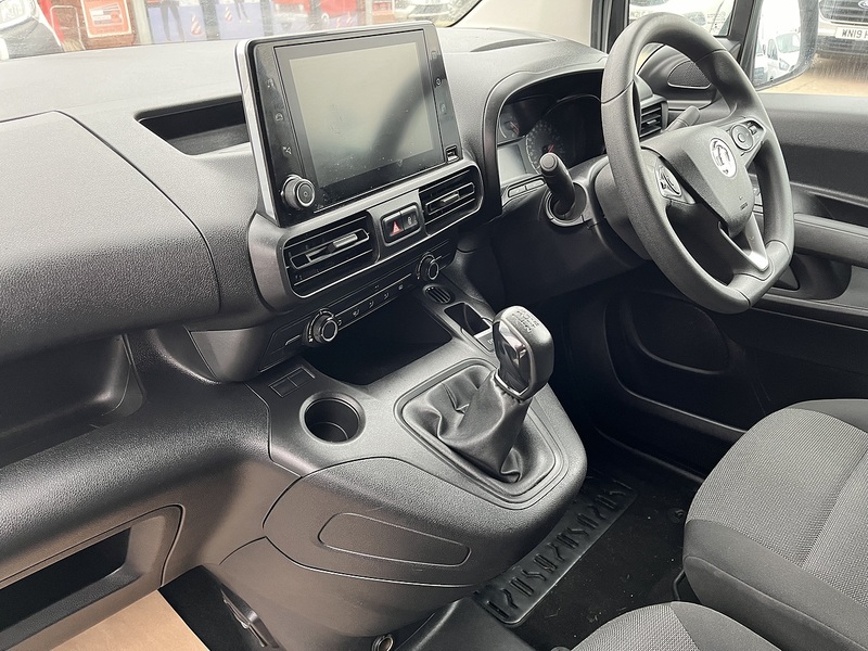 Peugeot 1.5HDi 100 L1 PROFESSIONAL (3 SEAT) ULEZ