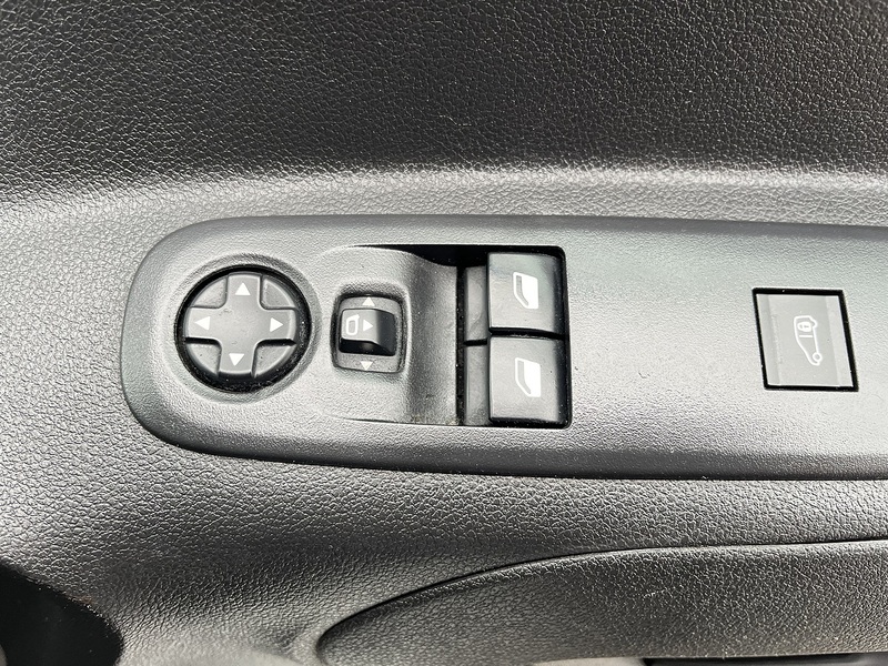 Peugeot 1.5HDi 100 L1 PROFESSIONAL (3 SEAT) ULEZ