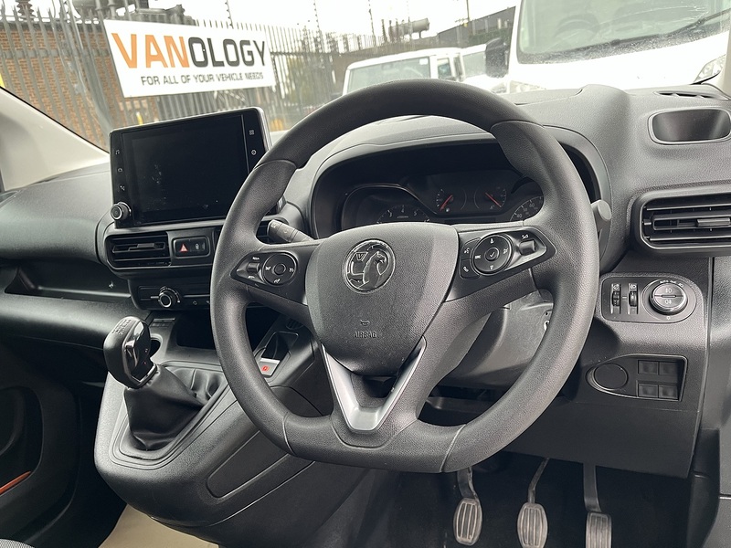 Peugeot 1.5HDi 100 L1 PROFESSIONAL (3 SEAT) ULEZ