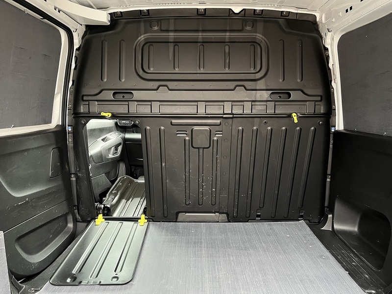 Peugeot 1.5HDi 100 L1 PROFESSIONAL (3 SEAT) ULEZ