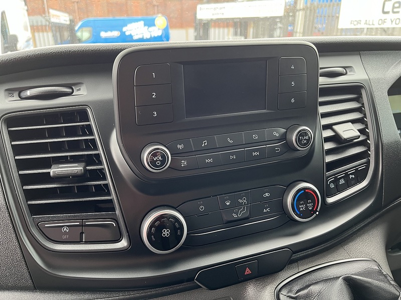 Ford 350 2.0TDCi L4 XLWB 'JUMBO' VAN (AIRCON)