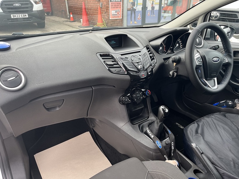 Ford 1.6 TDCi Sport Panel Van 3dr Diesel Manual (94 bhp)