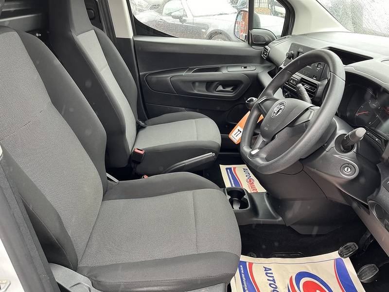 Vauxhall 1.5 Turbo D 2300 Dynamic Panel Van Diesel Manual L2 H1 Euro 6 (100 ps)