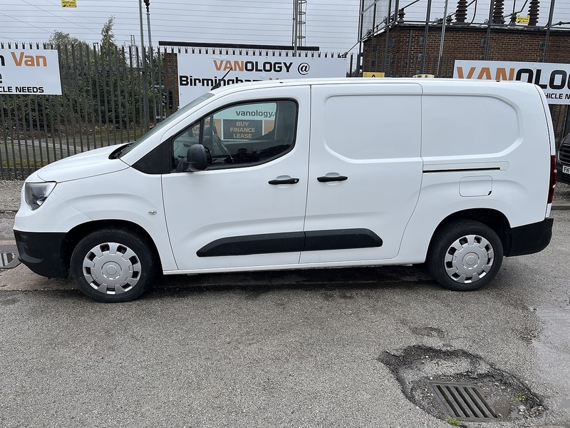 Vauxhall 1.5 Turbo D 2300 Dynamic Panel Van Diesel Manual L2 H1 Euro 6 (100 ps)