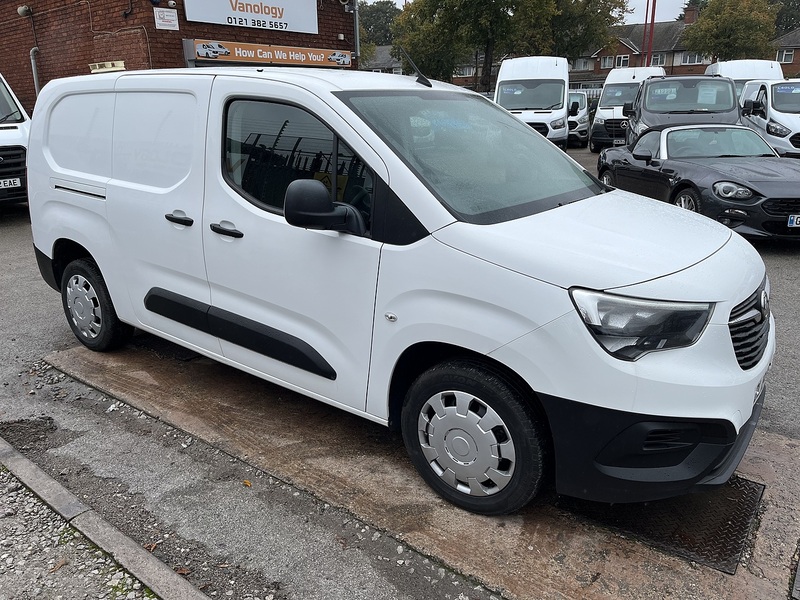 Vauxhall 1.5 Turbo D 2300 Dynamic Panel Van Diesel Manual L2 H1 Euro 6 (100 ps)
