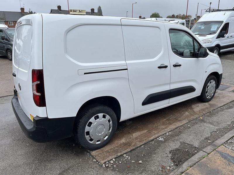 Vauxhall 1.5 Turbo D 2300 Dynamic Panel Van Diesel Manual L2 H1 Euro 6 (100 ps)