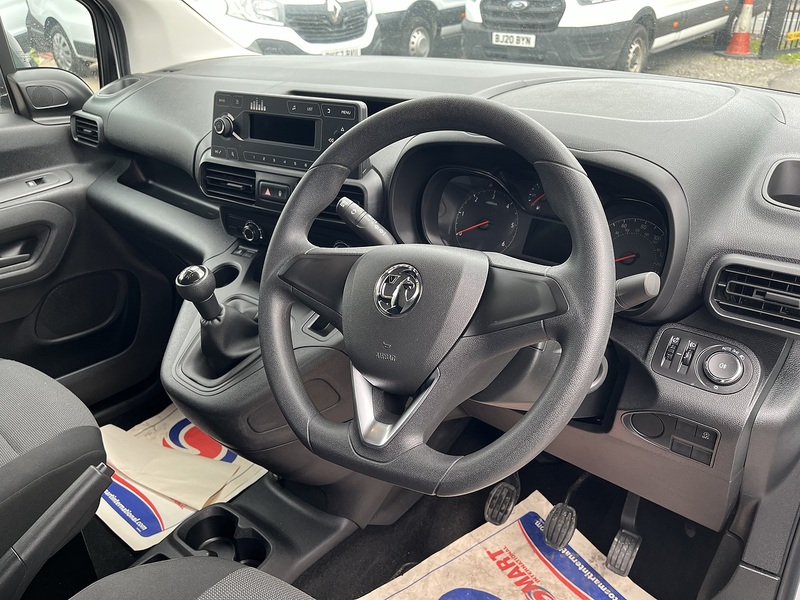 Vauxhall 1.5 Turbo D 2300 Dynamic Panel Van Diesel Manual L2 H1 Euro 6 (100 ps)