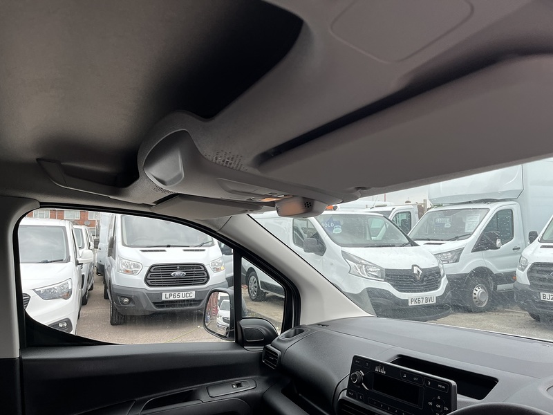 Vauxhall 1.5 Turbo D 2300 Dynamic Panel Van Diesel Manual L2 H1 Euro 6 (100 ps)