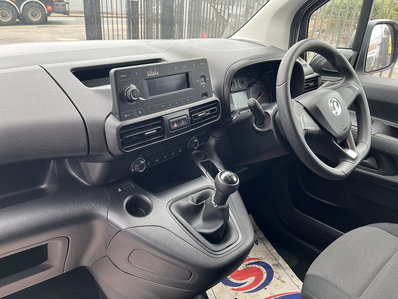 Vauxhall 1.5 Turbo D 2300 Dynamic Panel Van Diesel Manual L2 H1 Euro 6 (100 ps)