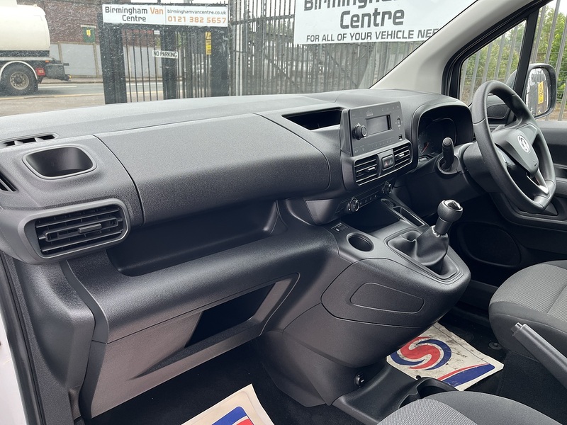 Vauxhall 1.5 Turbo D 2300 Dynamic Panel Van Diesel Manual L2 H1 Euro 6 (100 ps)