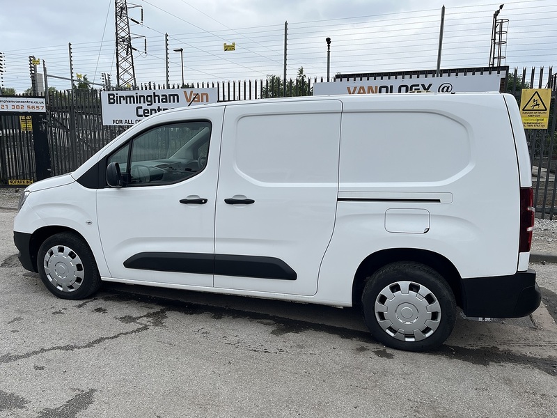 Vauxhall 1.5 Turbo D 2300 Dynamic Panel Van Diesel Manual L2 H1 Euro 6 (100 ps)