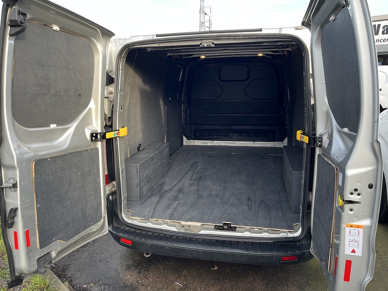 Ford 2.0 300 EcoBlue Panel Van 5dr Diesel Manual L2 H1 Euro 6 (105 ps)