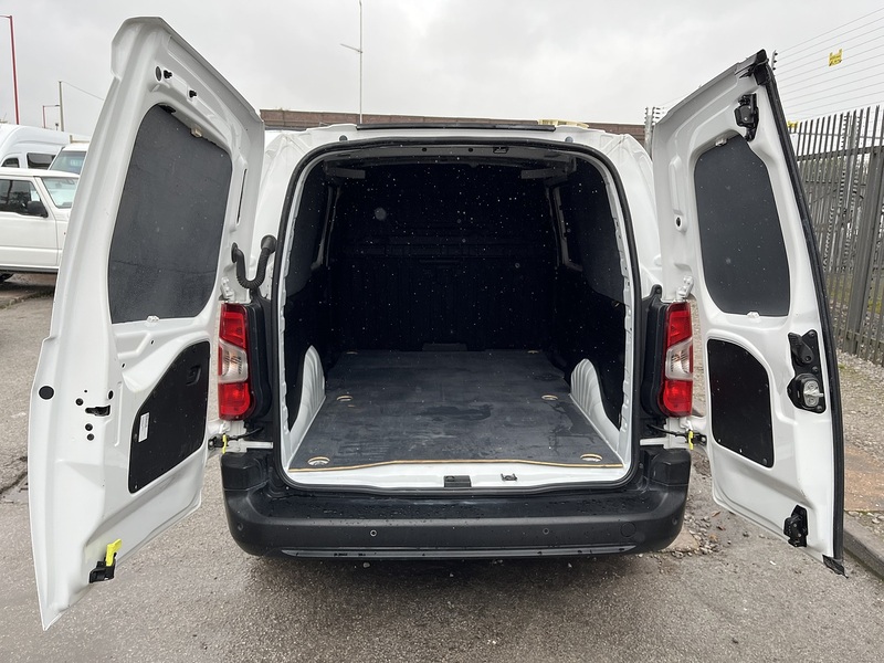 Vauxhall 1.5 Turbo D 2300 Dynamic Panel Van 6dr Diesel Manual L2 H1 Euro 6 (100 ps)