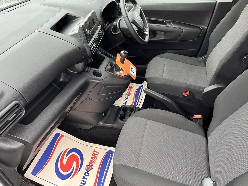 Vauxhall 1.5 Turbo D 2300 Dynamic Panel Van 6dr Diesel Manual L2 H1 Euro 6 (100 ps)