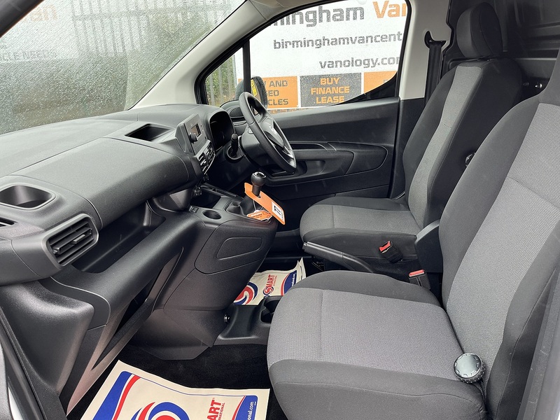 Vauxhall 1.5 Turbo D 2300 Dynamic Panel Van 6dr Diesel Manual L2 H1 Euro 6 (100 ps)