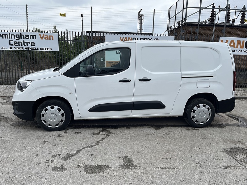 Vauxhall 1.5 Turbo D 2300 Dynamic Panel Van 6dr Diesel Manual L2 H1 Euro 6 (100 ps)