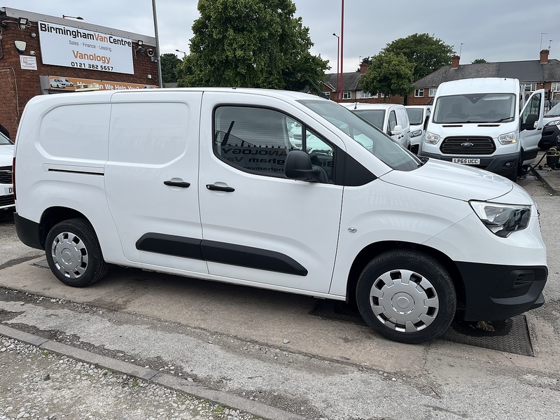 Vauxhall 1.5 Turbo D 2300 Dynamic Panel Van 6dr Diesel Manual L2 H1 Euro 6 (100 ps)