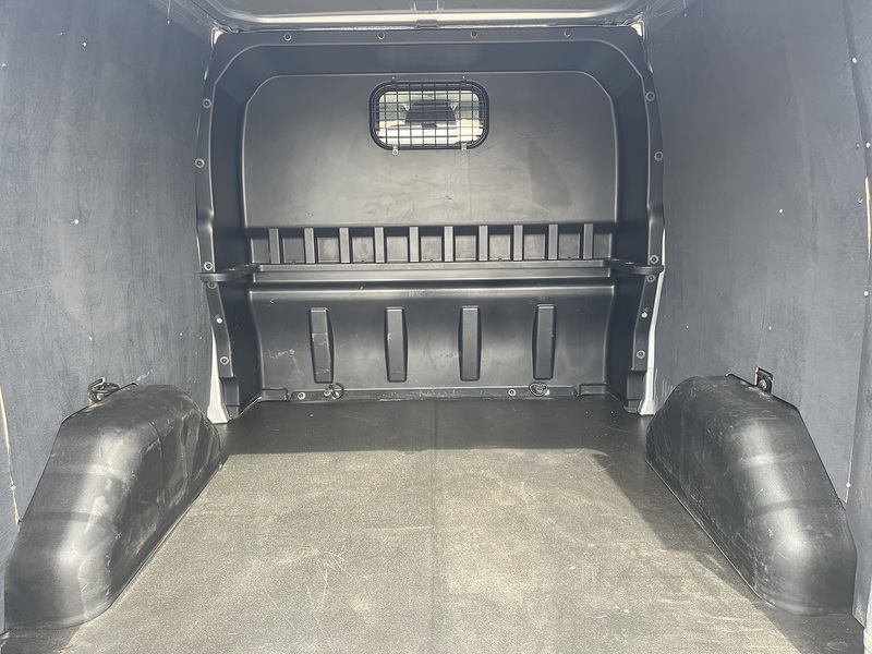 Ford 2.0 320 EcoBlue Limited Crew Van Double Cab 6dr Diesel Manual L2 H1 Euro 6 (s/s) (6 Seat) (130 ps)