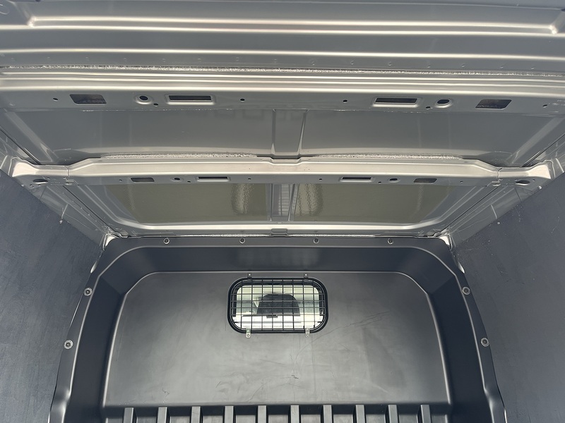 Ford 2.0 320 EcoBlue Limited Crew Van Double Cab 6dr Diesel Manual L2 H1 Euro 6 (s/s) (6 Seat) (130 ps)