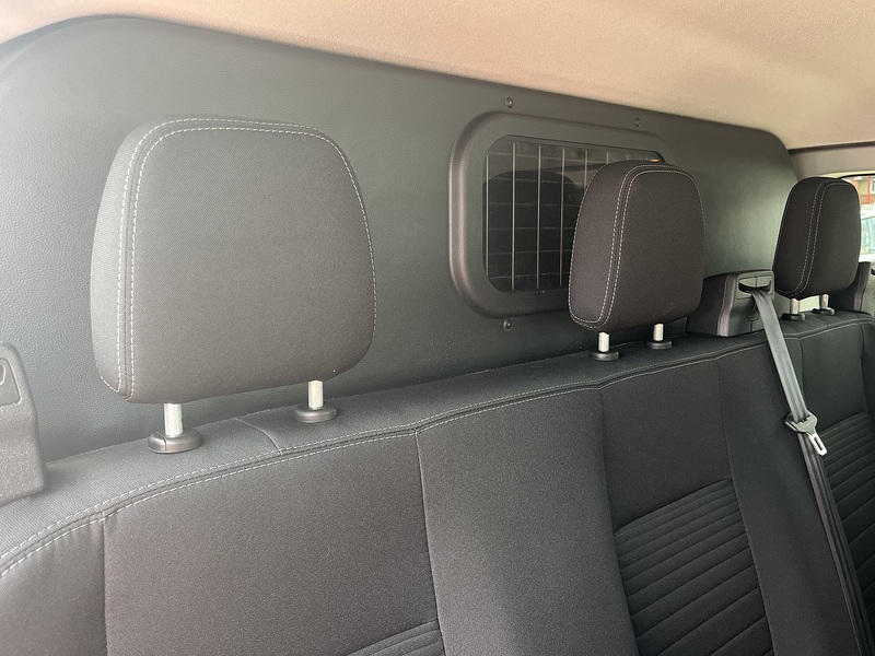 Ford 2.0 320 EcoBlue Limited Crew Van Double Cab 6dr Diesel Manual L2 H1 Euro 6 (s/s) (6 Seat) (130 ps)