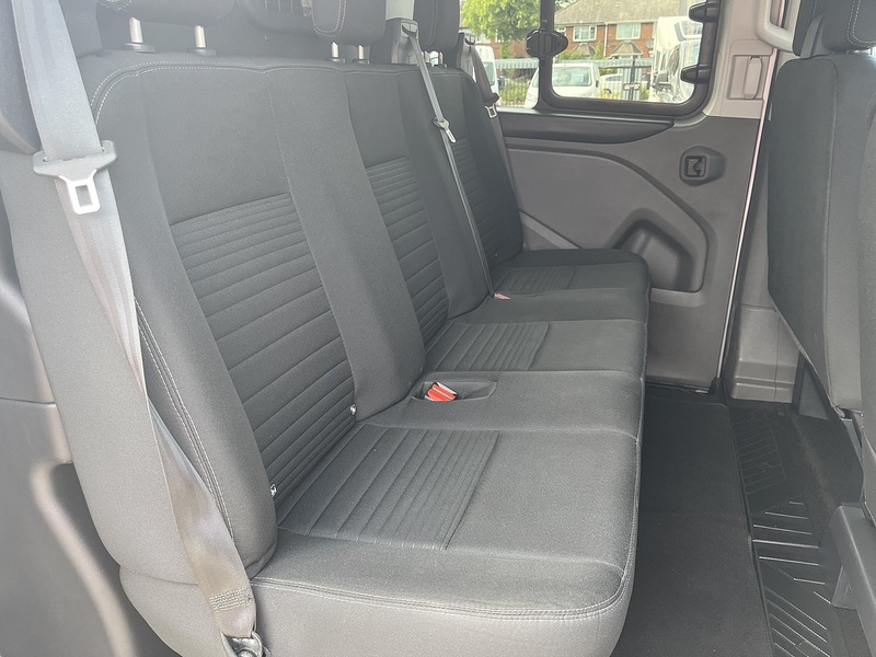 Ford 2.0 320 EcoBlue Limited Crew Van Double Cab 6dr Diesel Manual L2 H1 Euro 6 (s/s) (6 Seat) (130 ps)