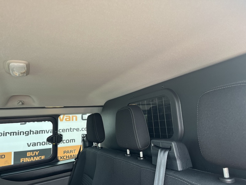 Ford 2.0 320 EcoBlue Limited Crew Van Double Cab 6dr Diesel Manual L2 H1 Euro 6 (s/s) (6 Seat) (130 ps)