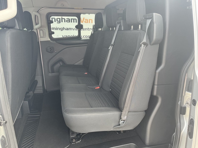 Ford 2.0 320 EcoBlue Limited Crew Van Double Cab 6dr Diesel Manual L2 H1 Euro 6 (s/s) (6 Seat) (130 ps)