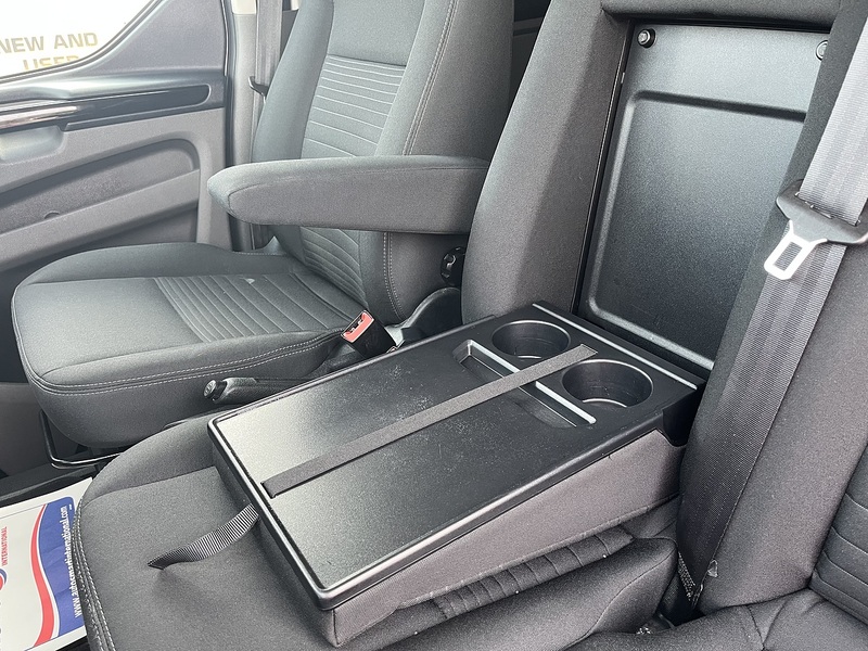 Ford 2.0 320 EcoBlue Limited Crew Van Double Cab 6dr Diesel Manual L2 H1 Euro 6 (s/s) (6 Seat) (130 ps)