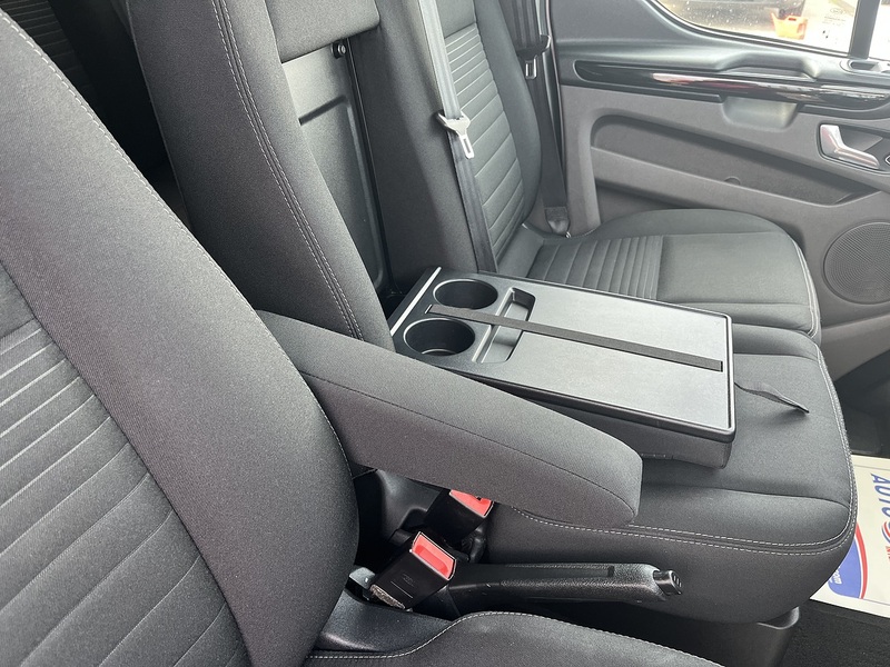 Ford 2.0 320 EcoBlue Limited Crew Van Double Cab 6dr Diesel Manual L2 H1 Euro 6 (s/s) (6 Seat) (130 ps)