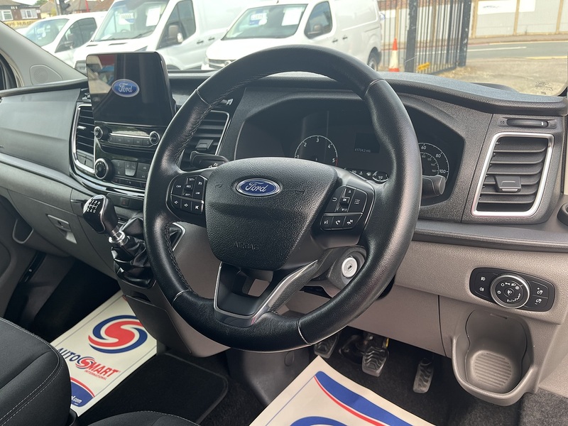 Ford 2.0 320 EcoBlue Limited Crew Van Double Cab 6dr Diesel Manual L2 H1 Euro 6 (s/s) (6 Seat) (130 ps)