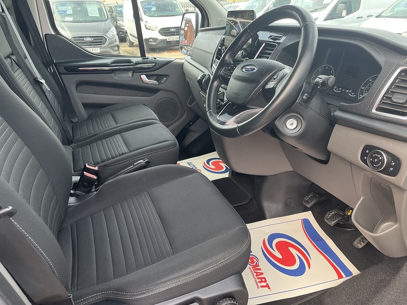 Ford 2.0 320 EcoBlue Limited Crew Van Double Cab 6dr Diesel Manual L2 H1 Euro 6 (s/s) (6 Seat) (130 ps)