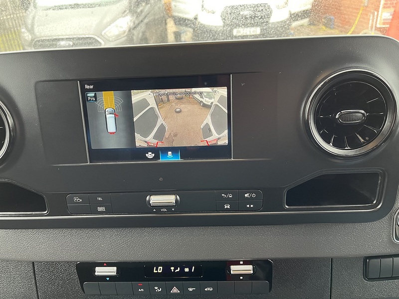 Mercedes-Benz 2.1 314 CDI Premium Panel Van 5dr Diesel Manual FWD L2 H2 Euro 6 (s/s) (143 ps)