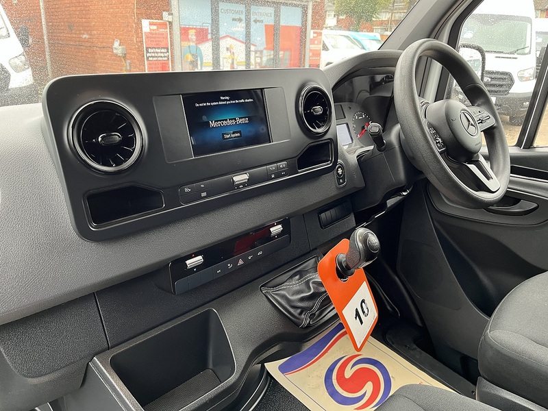 Mercedes-Benz 2.1 314 CDI Premium Panel Van 5dr Diesel Manual FWD L2 H2 Euro 6 (s/s) (143 ps)