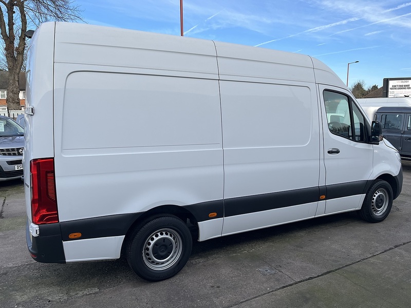 Mercedes-Benz 2.1 314 CDI Premium Panel Van 5dr Diesel Manual FWD L2 H2 Euro 6 (s/s) (143 ps)