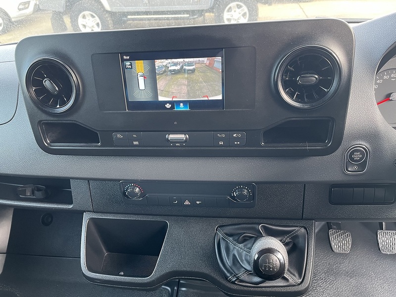 Mercedes-Benz 2.1 314 CDI Premium Panel Van 5dr Diesel Manual FWD L2 H2 Euro 6 (s/s) (143 ps)