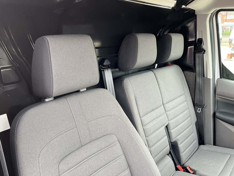 Ford 1.5 200 EcoBlue Limited Panel Van 5dr Diesel Auto L1 Euro 6 (s/s) (120 ps)