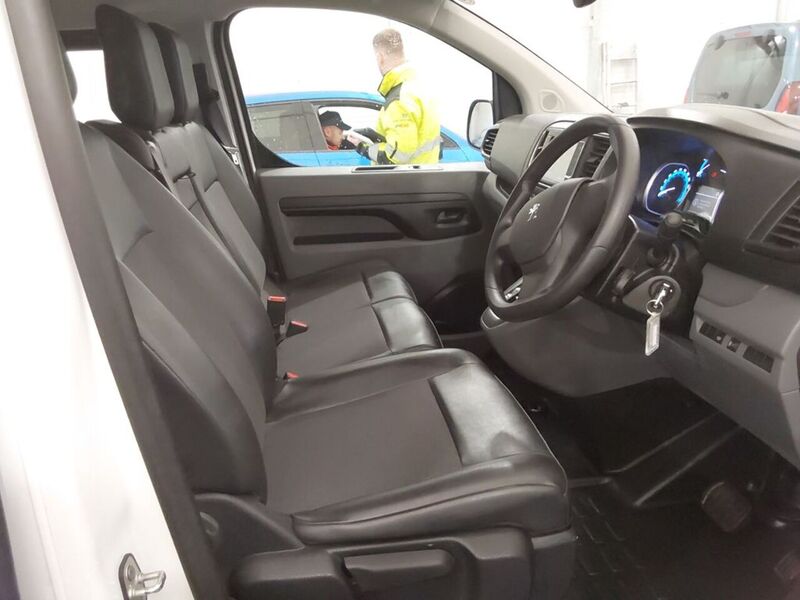Peugeot e 1200 75kWh Professional Standard Panel Van 6dr Electric Auto MWB (136 ps)