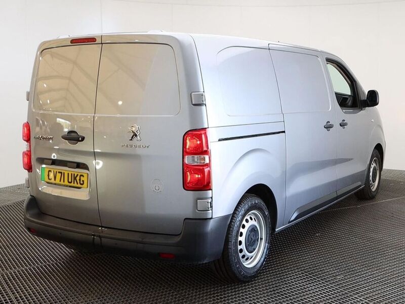 Peugeot e 1200 75kWh Professional Standard Panel Van 6dr Electric Auto MWB (136 ps)