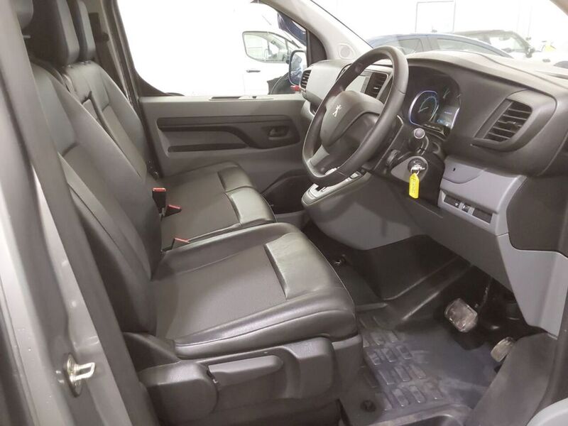 Peugeot e 1200 75kWh Professional Standard Panel Van 6dr Electric Auto MWB (136 ps)