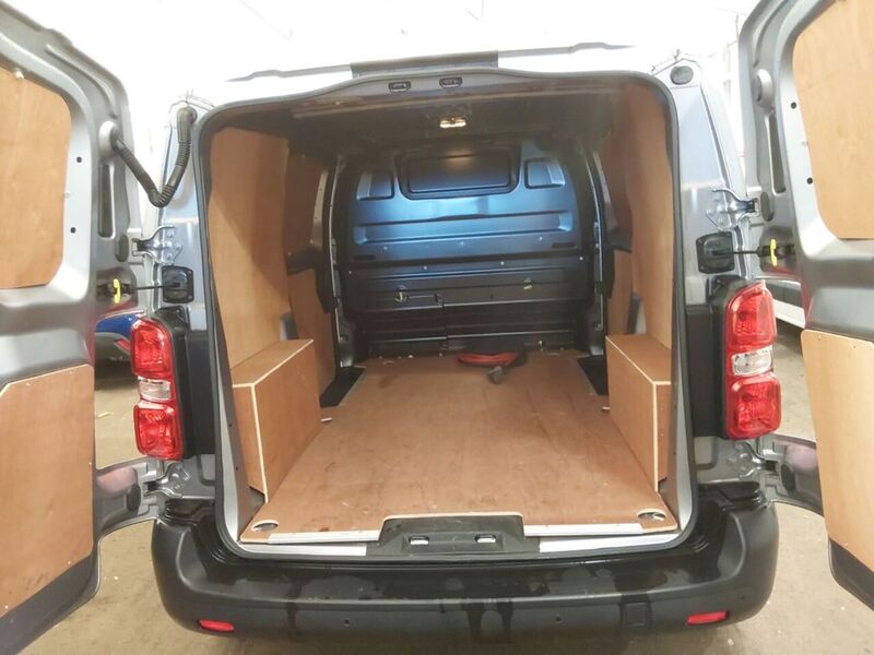 Peugeot e 1200 75kWh Professional Standard Panel Van 6dr Electric Auto MWB (136 ps)