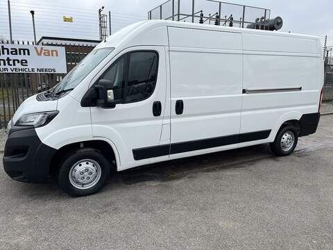 Peugeot Boxer 1.5 BlueHDi 1000 Professional Premium + Standard Panel Van 5dr Diesel Manual SWB Euro 6 (s/s) (100 bhp)