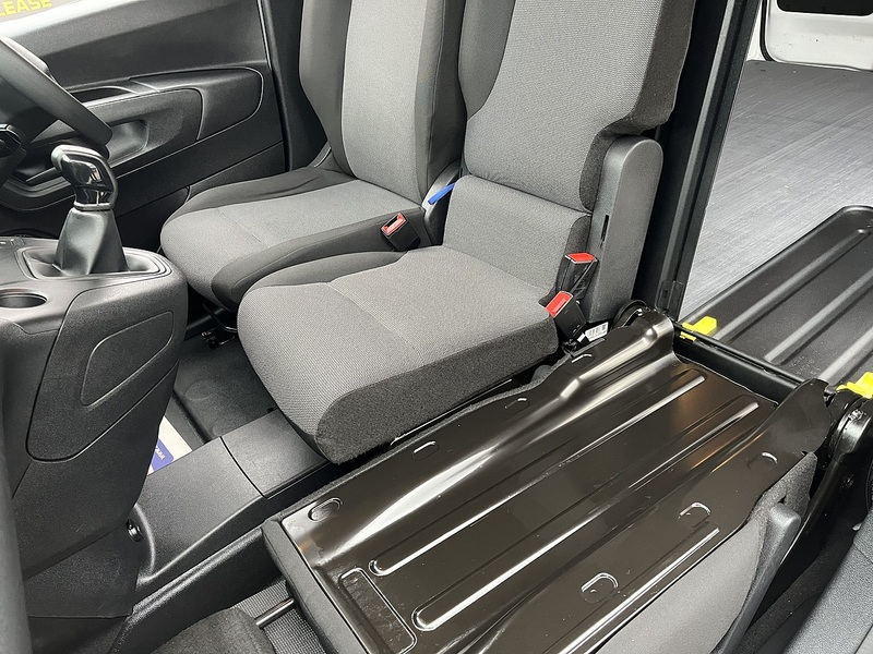 Peugeot 1.5 BlueHDi 1000 Professional Standard Panel Van SWB Euro 6 5dr